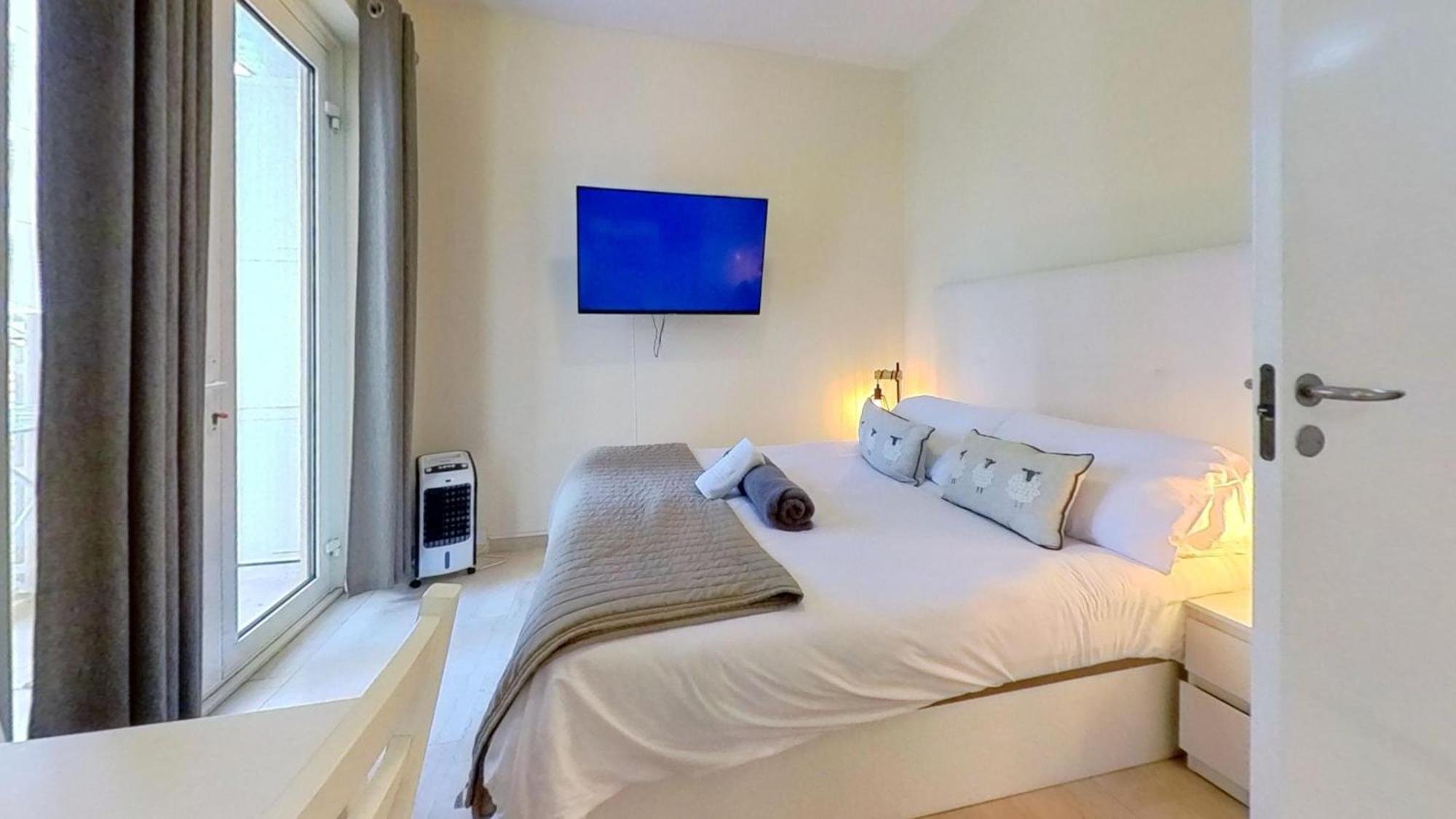 New With Ac Central Suites With Pool Access And Squash Courts! Sleeps Family Or 4 Guests Gibraltar Exterior foto